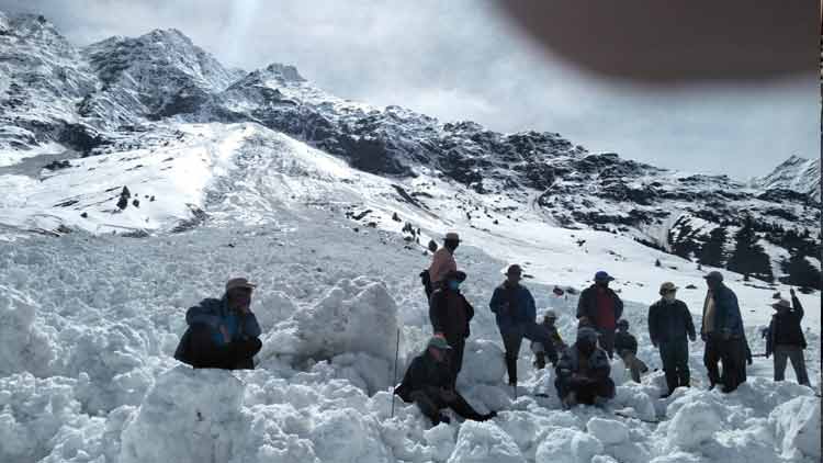 himachal-avalanche