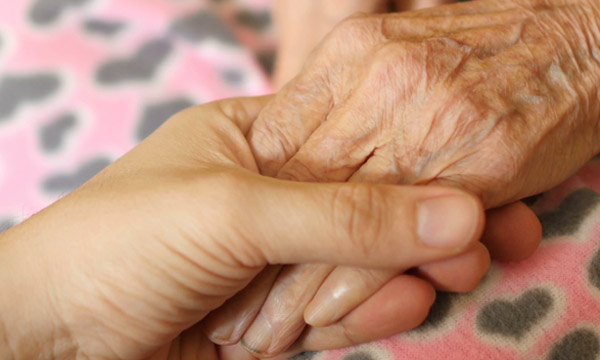 holding-hand holding-hand