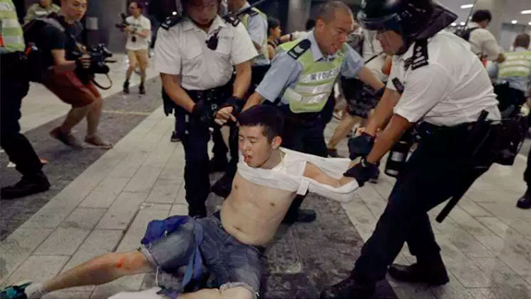 കുറ്റവാളികളെ കൈമാറുന്ന നിയമം: ഹോങ്കോങിൽ പ്രതിഷേധം ശക്തം