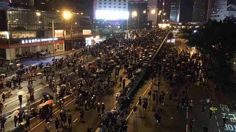 ഹോ​േ​ങ്കാ​ങിൽ പ്ര​ക്ഷോ​ഭം  തു​ട​രു​ന്നു