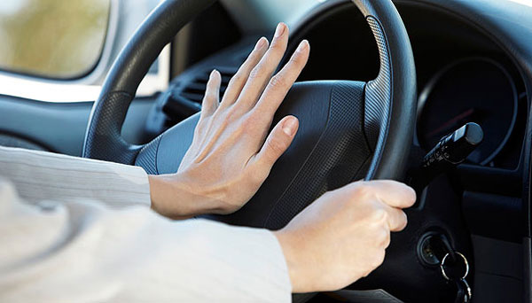 ഡി.ജി.പിയുടെ ഉത്തരവിന് പുല്ലുവില; കാതടപ്പിക്കുന്ന ഹോണുമായി പൊലീസ് വാഹനങ്ങള്‍