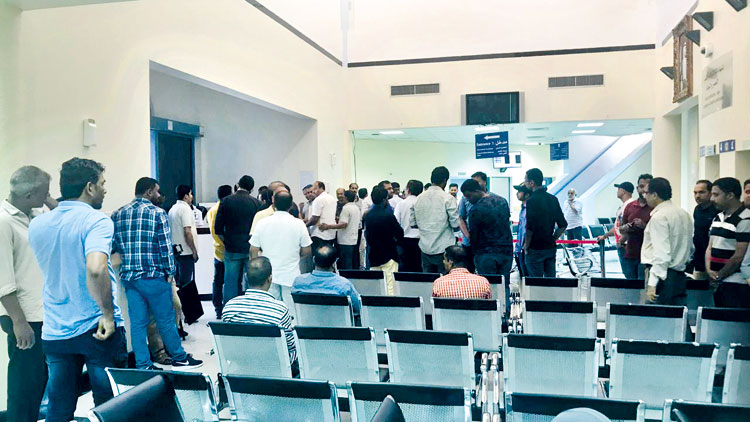 പ്ര​തീ​ക്ഷ​ക​ൾ ബാ​ക്കി​യാ​ക്കി ഉ​മ്മ​റും  മ​ക​നും യാ​ത്ര​യാ​യി