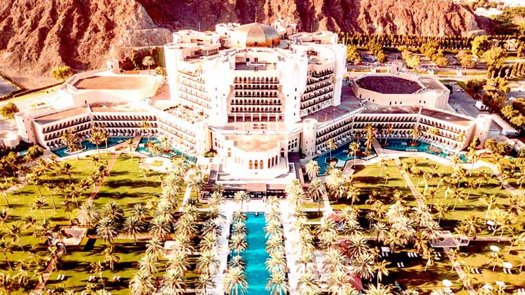 പ​ശ്ചി​മേ​ഷ്യ​യി​ലെ 15 മി​ക​ച്ച ഹോ​ട്ട​ലു​ക​ളി​ൽ  അ​ൽ ബു​സ്​​താ​ൻ പാ​ല​സും