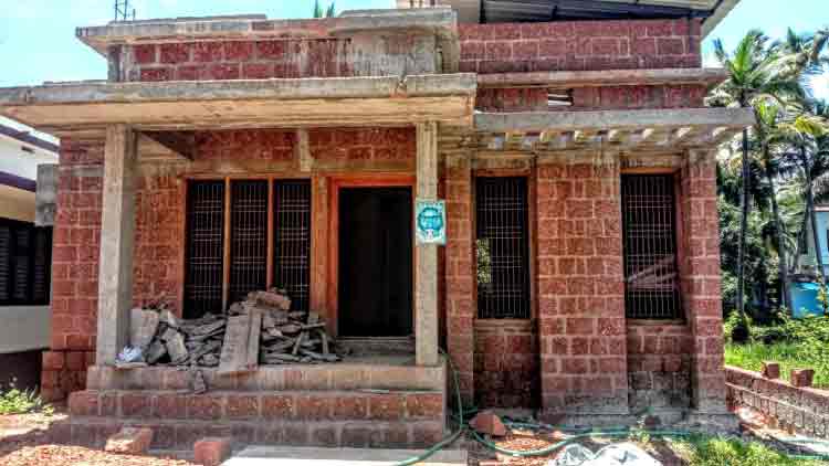 അതിവേഗ റെയിൽപാത: വീടുനിർമാണം പോലും നിലച്ചു; ആശങ്കയിൽ കണ്ടങ്കാളി