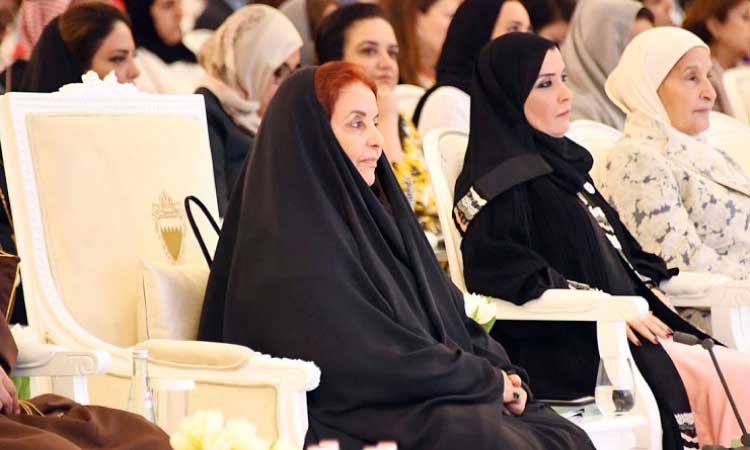 ‘ബഹ്​റൈനിൽ സാമൂഹിക രംഗങ്ങളിൽ സ്​ത്രീകൾക്ക്​ അർഹമായ പ്രാതിനിധ്യം’