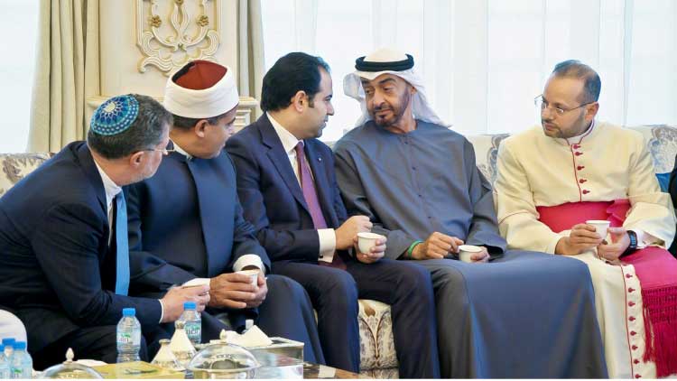 ഹ്യൂമൻ ഫ്രറ്റേണിറ്റി ഡോക്യുമെൻറ്​ കമ്മിറ്റി അംഗങ്ങൾ​ അബൂദബിയിൽ