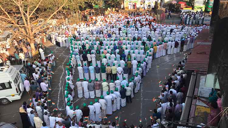 പൗരത്വ ഭേദഗതി നിയമത്തിനെതിരെ മനുഷ്യ ഭൂപടം തീർത്ത്​ യു.ഡി.എഫ്​ VIDEO