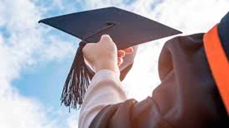 വി​ദേ​ശി വി​ദ്യാ​ർ​ഥി​ക​ൾ  തി​രി​ച്ച​റി​യ​ൽ കാ​ർ​ഡ്​  എ​ടു​ക്ക​ണ​മെ​ന്ന്​ നി​ർ​ദേ​ശം