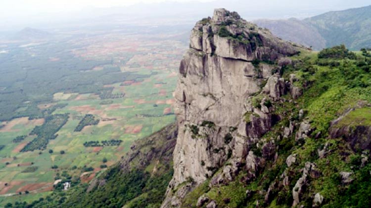 രാ​മ​ക്ക​ൽ​മേ​ട്ടി​ലെ ഓ​ഫ് റോ​ഡ് ജീ​പ്പ് സ​ഫാ​രി​ക്ക് നി​രോ​ധ​നം