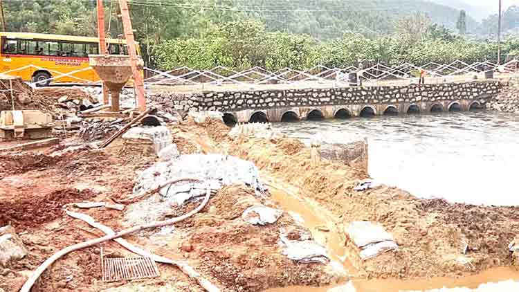 പെരിയവരൈ പാലത്തിൽ ഗതാഗതം പുനഃസ്ഥാപിച്ചു