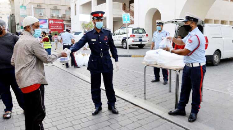 വി​വി​ധ ഗ​വ​ര്‍ണ​റേ​റ്റു​ക​ളും പൊ​ലീ​സ് ഡ​യ​റ​ക്​​ട​റേ​റ്റു​ക​ളും ഇ​ഫ്​​താ​ര്‍ കി​റ്റു​ക​ള്‍ വി​ത​ര​ണം ചെ​യ്തു