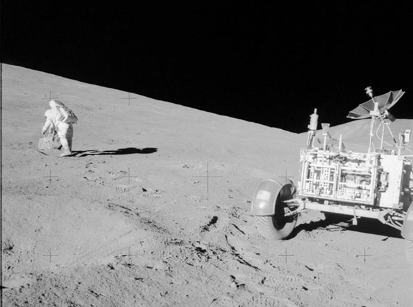 അപ്പോളോ ദൗത്യത്തിലെ 8400 ചിത്രങ്ങള്‍ നാസ പുറത്തുവിട്ടു