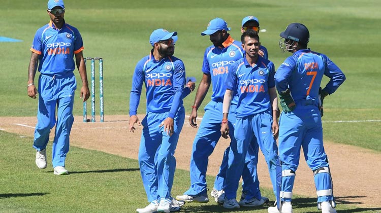 ബൗളർമാരും ബാറ്റിങ് നിരയും ഒന്നിച്ചു; ഇന്ത്യക്ക് എട്ട് വിക്കറ്റ് ജയം