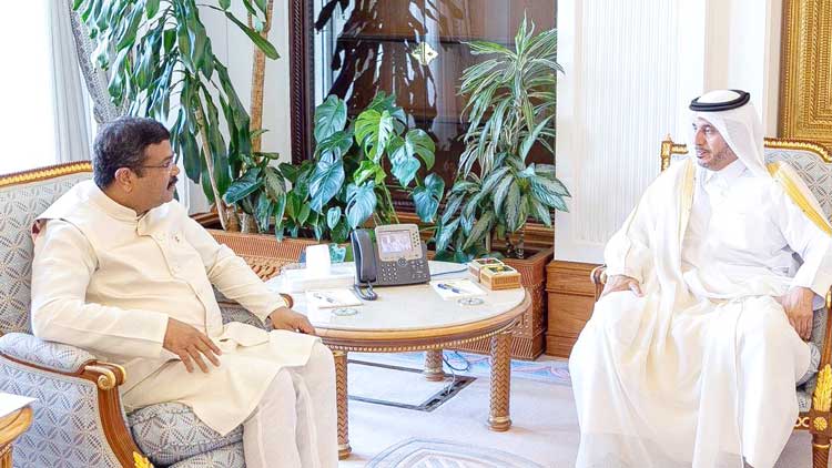 ഇ​​ന്ത്യ​​ൻ പെട്രോ​​​ളി​​​യം മ​​​ന്ത്രി​​-​പ്ര​​​ധാ​​​ന​​​മ​​​ന്ത്രി​​ കൂ​​​ടി​​​ക്കാ​​​ഴ്ച