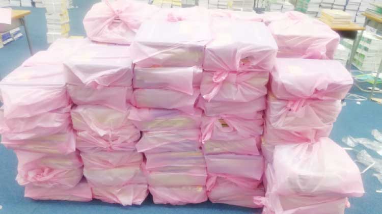 പുസ്​തക വിതരണം: ഇന്ത്യൻ സ്‌കൂളും ഗൾഫ്​ മാധ്യമവും കൈകോർക്കുന്നു 