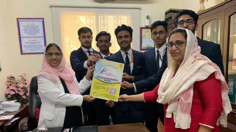 പെ​ൻ​ലൈ​റ്റ​ൻ പ​ദ്ധ​തി​യു​മാ​യി ഗ​ൾ​ഫ് ഏ​ഷ്യ​ൻ ഇം​ഗ്ലീ​ഷ് സ്കൂ​ൾ