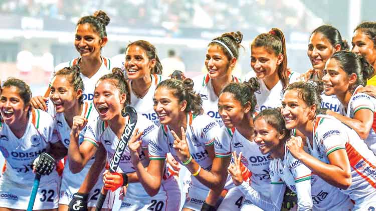 indian-womem-hockey-team