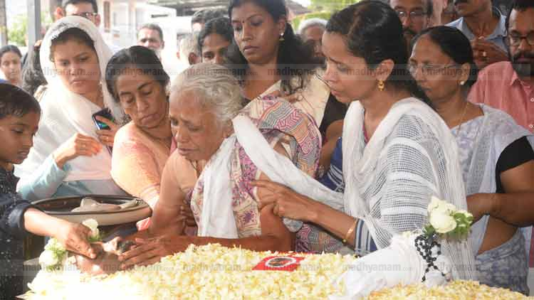 ഇഗ്നി മടങ്ങി; യാത്രാമൊഴിയേകാൻ പ്രിയതമ എത്തിയില്ല