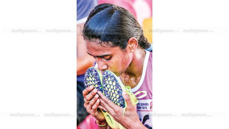 ആ​ർ​ക്കും ലോ​ക ചാ​മ്പ്യ​ൻ​ഷി​പ് യോ​ഗ്യ​ത നേ​ടാ​നാ​വാ​തെ ദേ​ശീ​യ മീ​റ്റ്; പ്ര​തി​ക്കൂ​ട്ടി​ൽ ഫെ​ഡ​റേ​ഷ​ൻ