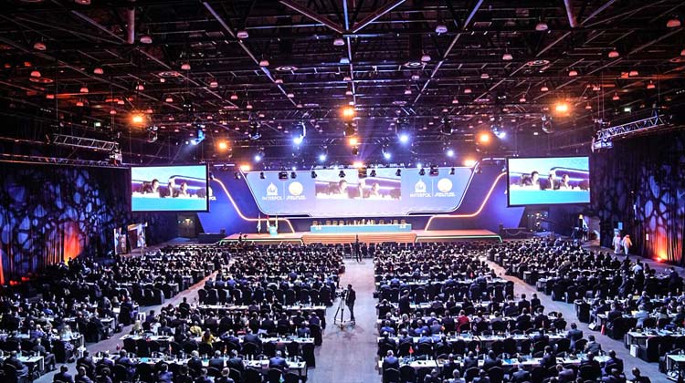 ദു​ബൈ പൊ​ലീ​സ്​ തി​ര​യും; കു​റ്റ​വാ​ളി​യെ​യ​ല്ല, കു​റ്റം ചെ​യ്യാ​ൻ പോ​കു​ന്ന​വ​രെ