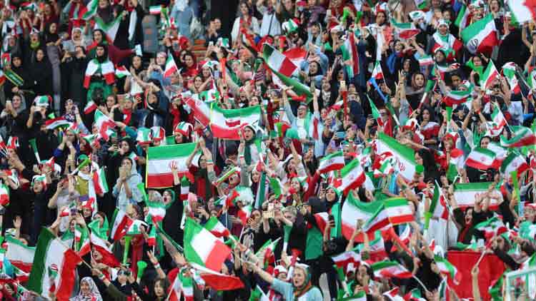 iran-football-101019.jpg