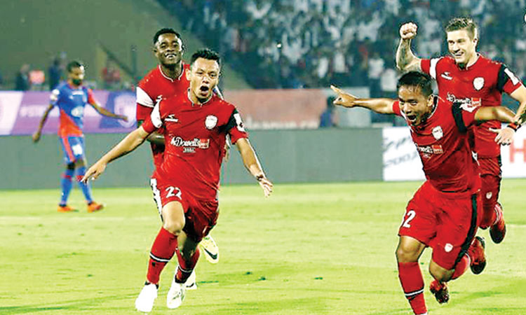 െഎ.എസ്​.എൽ സെമി ഫൈനൽ: നോർത്ത്​ ഇൗസ്​റ്റ്​ ബംഗളൂരുവിനെ വീഴ്​ത്തി