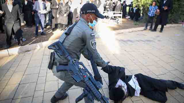 ഇസ്രായേലിൽ ലോക്​ഡൗൺ ലംഘിച്ച്​ മതചടങ്ങ്​; 300 പേർ അറസ്​റ്റിൽ