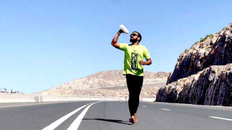 ന​ഗ്​​ന​പാ​ദ​നാ​യി ജ​ബ​ൽ ജെ​യ്​​സ് കീ​ഴ​ട​ക്കി ഷാ​ഫി