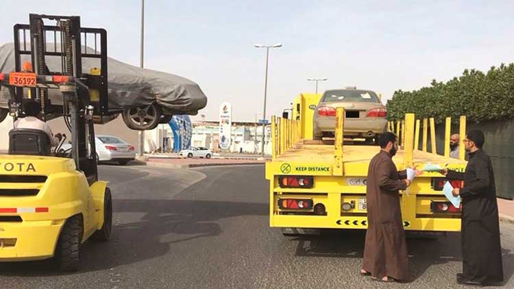 അ​ഞ്ച് കാ​റു​ക​ള്‍  ക​ണ്ടു​കെ​ട്ടി