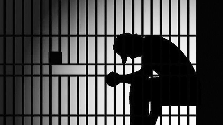 ഗ​ൾ​ഫി​ലെ മ​ദ്യ​ക്ക​ട​ത്ത് മാ​ഫി​യ​: ച​തി​ക്കപ്പെടുന്ന  പ്ര​വാ​സി​ക​ളു​ടെ എ​ണ്ണം കൂ​ടു​ന്നു