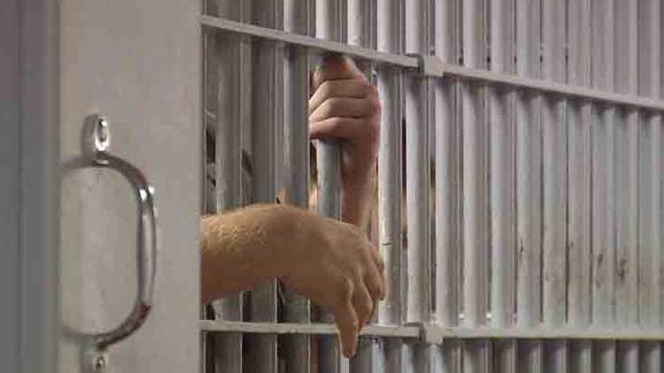 രോ​ഗം ബാ​ധി​ച്ച മൃ​ഗ​ങ്ങ​ളു​ടെ ഇ​റ​ച്ചി  വി​റ്റ വി​ദേ​ശി​ക​ൾ​ക്ക്​ ത​ട​വു​ശി​ക്ഷ