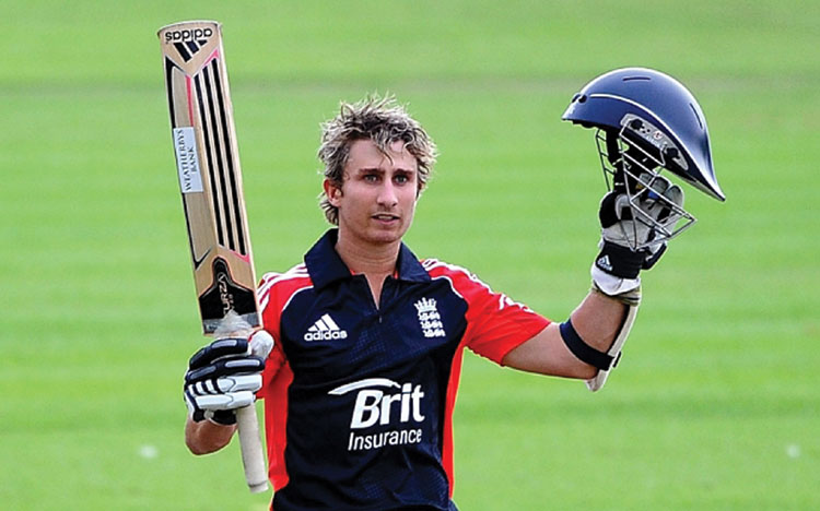 ഹൃദയം ചതിച്ചു, ടെയ്ലര്‍ കളി മതിയാക്കി