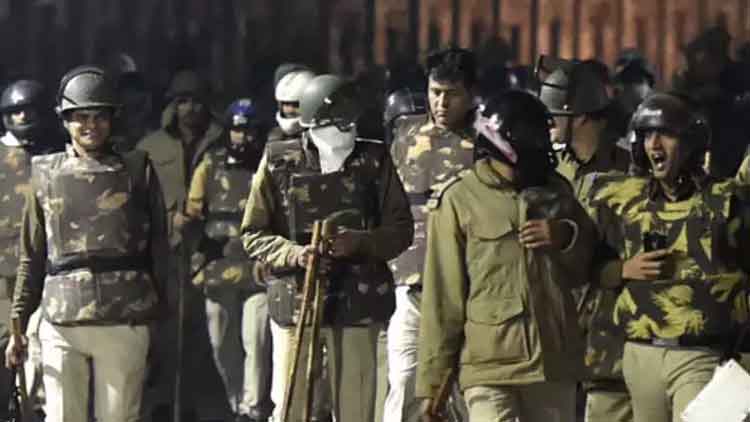 ജാമിഅയിൽ കയറിയത്​ നിരപരാധികളായ വിദ്യാർഥികളെ സംരക്ഷിക്കാനെന്ന്​ പൊലീസ്