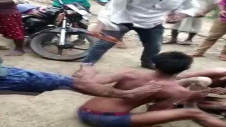 janpur mob attack