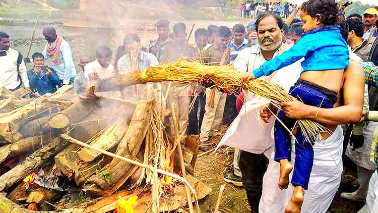 ബിഹാറിൽ ജവാ​െൻറ ഭൗതികശരീരം ഏറ്റുവാങ്ങാൻ മറന്ന്​ എൻ.ഡി.എ നേതാക്കൾ
