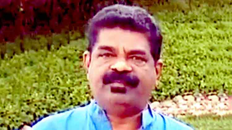 മരട് ഫ്ലാറ്റ്​​: പൊളിഞ്ഞുവീഴു​േമ്പാഴും തളരാതെ ജയകുമാർ
