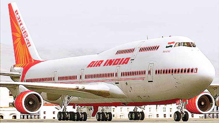 കോ​ഴി​ക്കോ​ട്ടേ​ക്കു​ള്ള എ​യ​ർ ഇ​ന്ത്യ ജം​ബോ വി​മാ​നം ഇ​ന്ന്