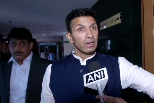 എം.എൽ.എമാരെ തടഞ്ഞുവെച്ചതിന്​ പിന്നിൽ ശിവരാജ്​ ചൗഹാൻ - മന്ത്രി ജിതു പട്​വാരി