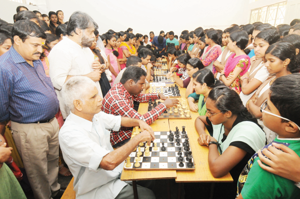 കാഴ്ച തോറ്റു; ജയിച്ചത് ഉള്‍ക്കാഴ്ച