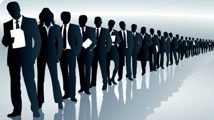 സ്വ​ദേ​ശി​വ​ത്​​ക​ര​ണ​ത്തി​നി​ട​യി​ലും  വി​ദേ​ശി​ക​ൾ​ക്ക്​ അ​വ​സ​രം കു​റ​യു​ന്നി​ല്ല