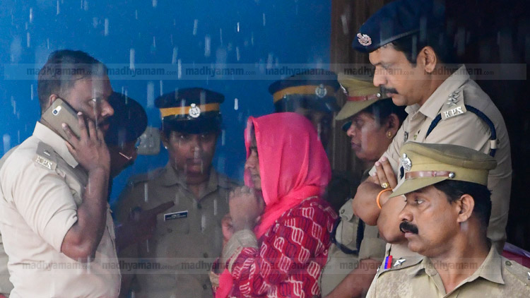 ആറു കൊലപാതകത്തിലും കുറ്റസമ്മതം... ചോദ്യങ്ങള്‍ക്കു മുമ്പില്‍ ജോളി ‘നല്ല കുട്ടി’