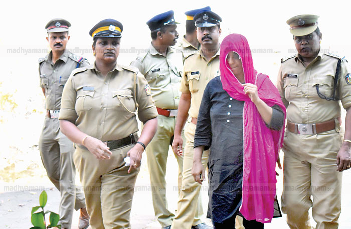 മഞ്ചാടിയിൽ മാത്യുവിനെ കൊലപ്പെടുത്തിയത്​ മദ്യത്തിൽ സയനൈഡ്​ കലർത്തിയെന്ന്​ ജോളി