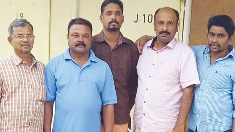 ജെ ആൻഡ്​ പി ക്യാമ്പിലെ അഞ്ച്​ മലയാളികൾ പെരുന്നാളിന്​ നാട്ടിലെത്തും​