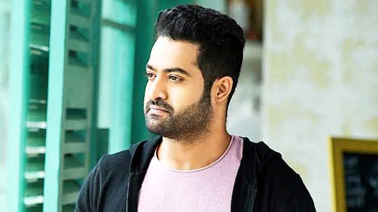 ശമ്പളം മുൻകൂറായി നൽകി; ജോലിക്കാരെ കണ്ടറിഞ്ഞ്​ സഹായിച്ച്​ ജൂനിയർ എൻ.ടി.ആർ