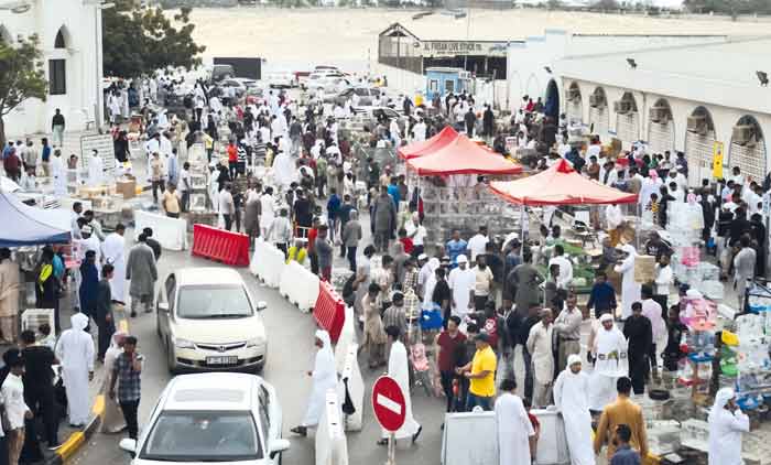 ‘കാ​ഴ്ച ബം​ഗ്ലാ​വ്​’ വി​ൽ​ക്കു​ന്ന ഷാ​ർ​ജ​യി​ലെ ച​ന്ത