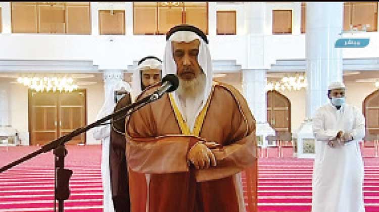 റമദാനിലെ ആദ്യവെള്ളി: വീടുകളിൽ പ്രാർഥനകളുമായി വിശ്വാസികൾ