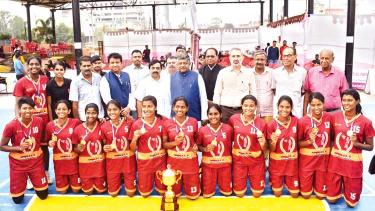 ജൂനിയർ ബാസ്​ക്കറ്റ്​ബാൾ: പെൺകുട്ടികളിൽ കേരളം ചാമ്പ്യന്മാർ