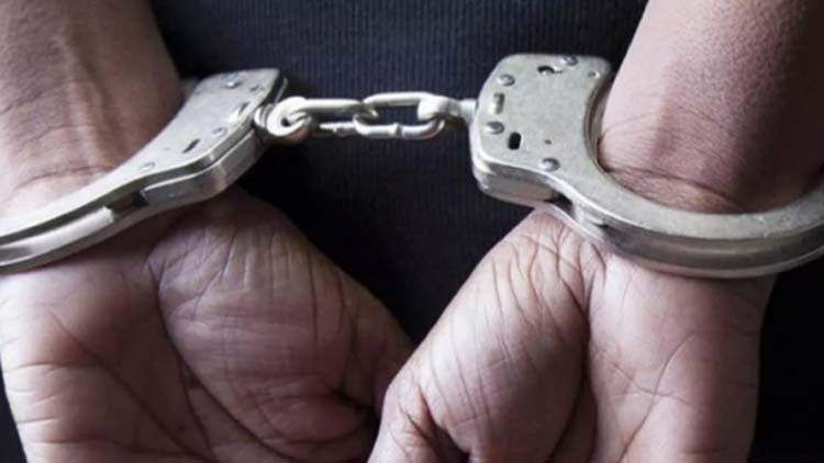 അ​ന​ധി​കൃ​ത പു​ക​യി​ല നി​ർ​മാ​ണ​വും  വി​ൽ​പ​ന​യും; വി​ദേ​ശി​ക​ൾ പി​ടി​യി​ൽ