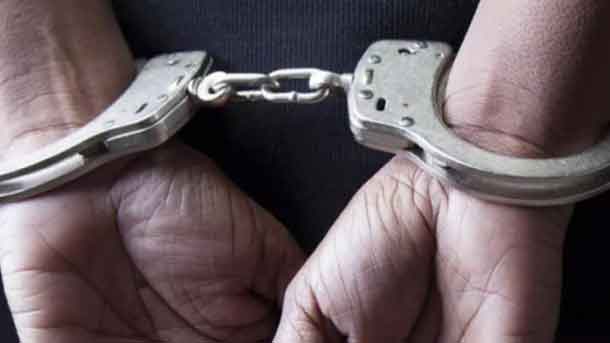 ക​ള​വ് കേ​സ്: നാ​ല് പേ​ര്‍ പി​ടി​യി​ല്‍ 