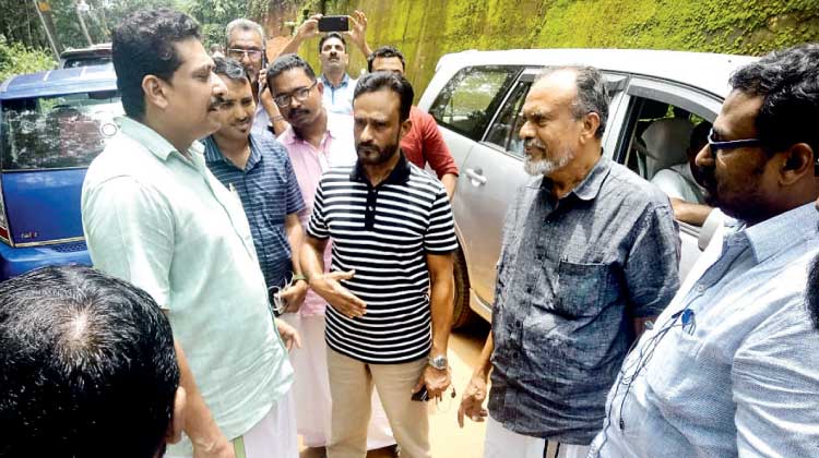 പ്ര​ള​യ​ത്തി​ൽ ത​ക​ർ​ന്ന  സ്ഥാ​പ​ന​ങ്ങ​ളു​ടെ പു​ന​രു​ദ്ധാ​ര​ണം ക​ര്‍മ പ​ദ്ധ​തി​ക​ളു​മാ​യി ക​ല്‍പ​ക​ഞ്ചേ​രി ആ​ന​പ്പ​ടി​ക്ക​ല്‍ ചാ​രി​റ്റ​ബി​ള്‍ ട്ര​സ്​​റ്റ്​